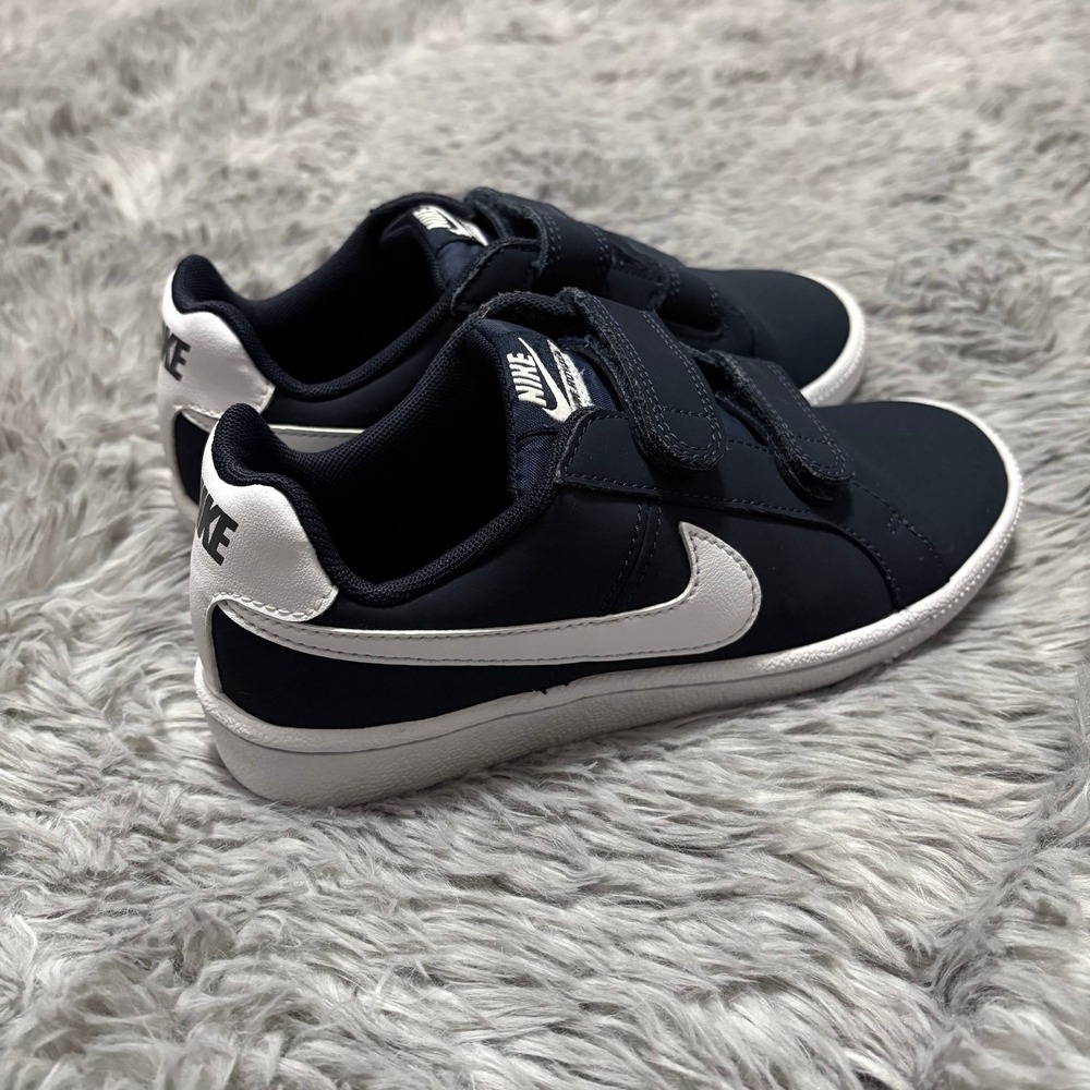 Nike Kids Sneakers in Navy and White